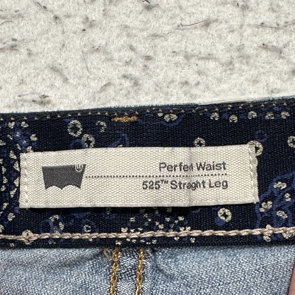 Levi's 525 Straight Women’s 26 Perfect Waist Cut Off Denim 2” Inseam Jean Shorts - Picture 4 of 12